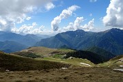 66 Dalla cima dell'Avaro vista sui Piani d'Avaro